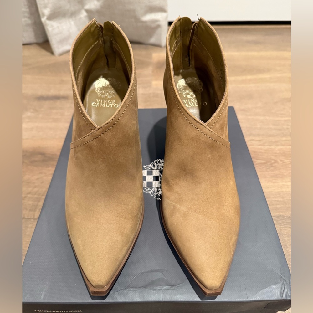 NWT Vince Camuto VC Grishell bootie, size 8.5M